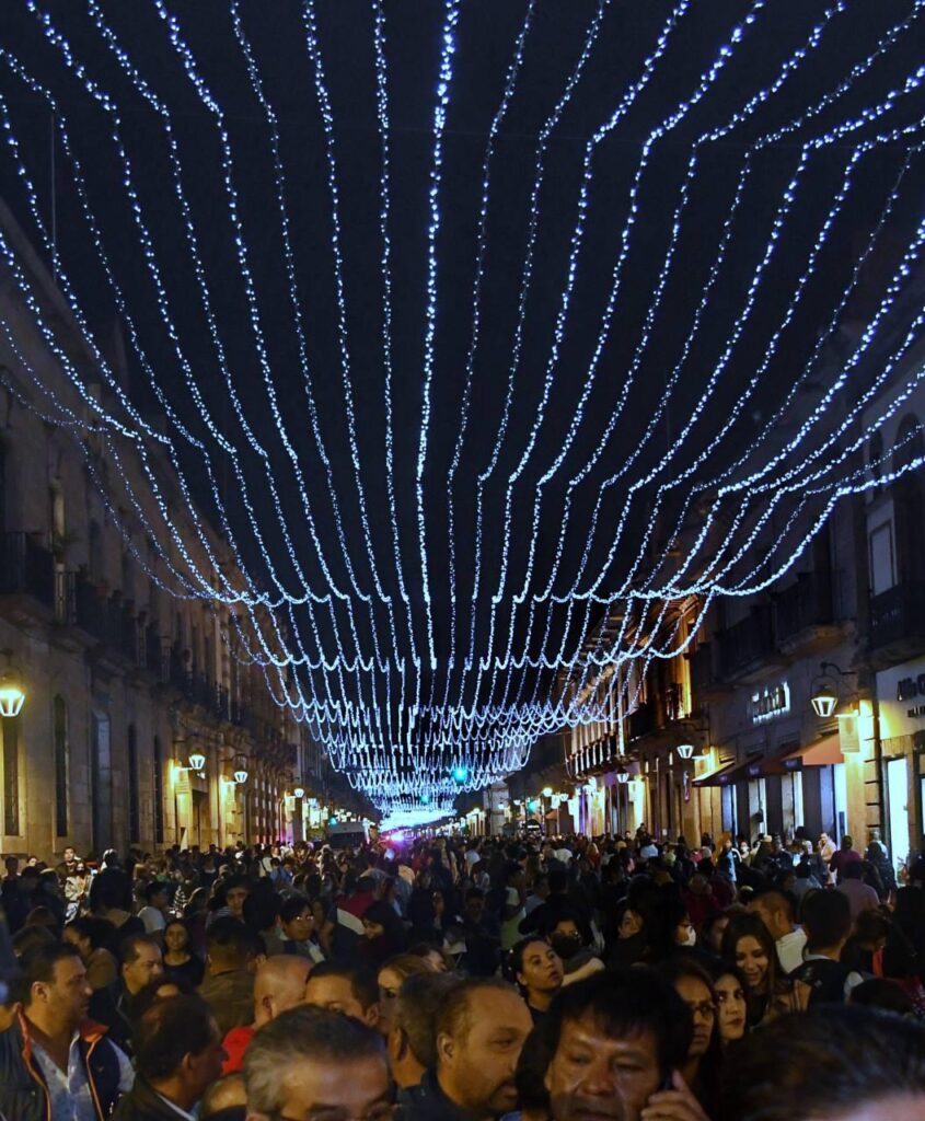 Con más de 820 mil Focos y Magna Decoración, Se Enciende la Navidad en